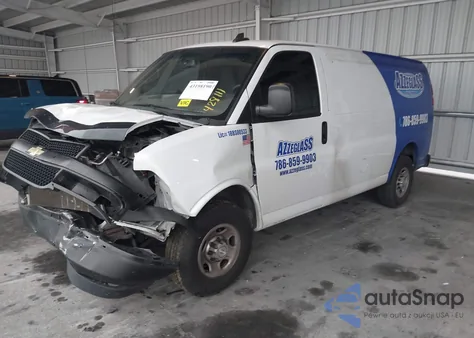 2019 Chevrolet Express 2500 Work Van z USA, uszkodzony, nr VIN 1GCWGAFP9K1217303